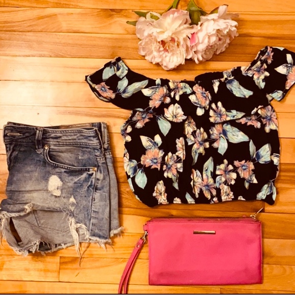 Women's Floral Crop Top - Picture 1 of 3